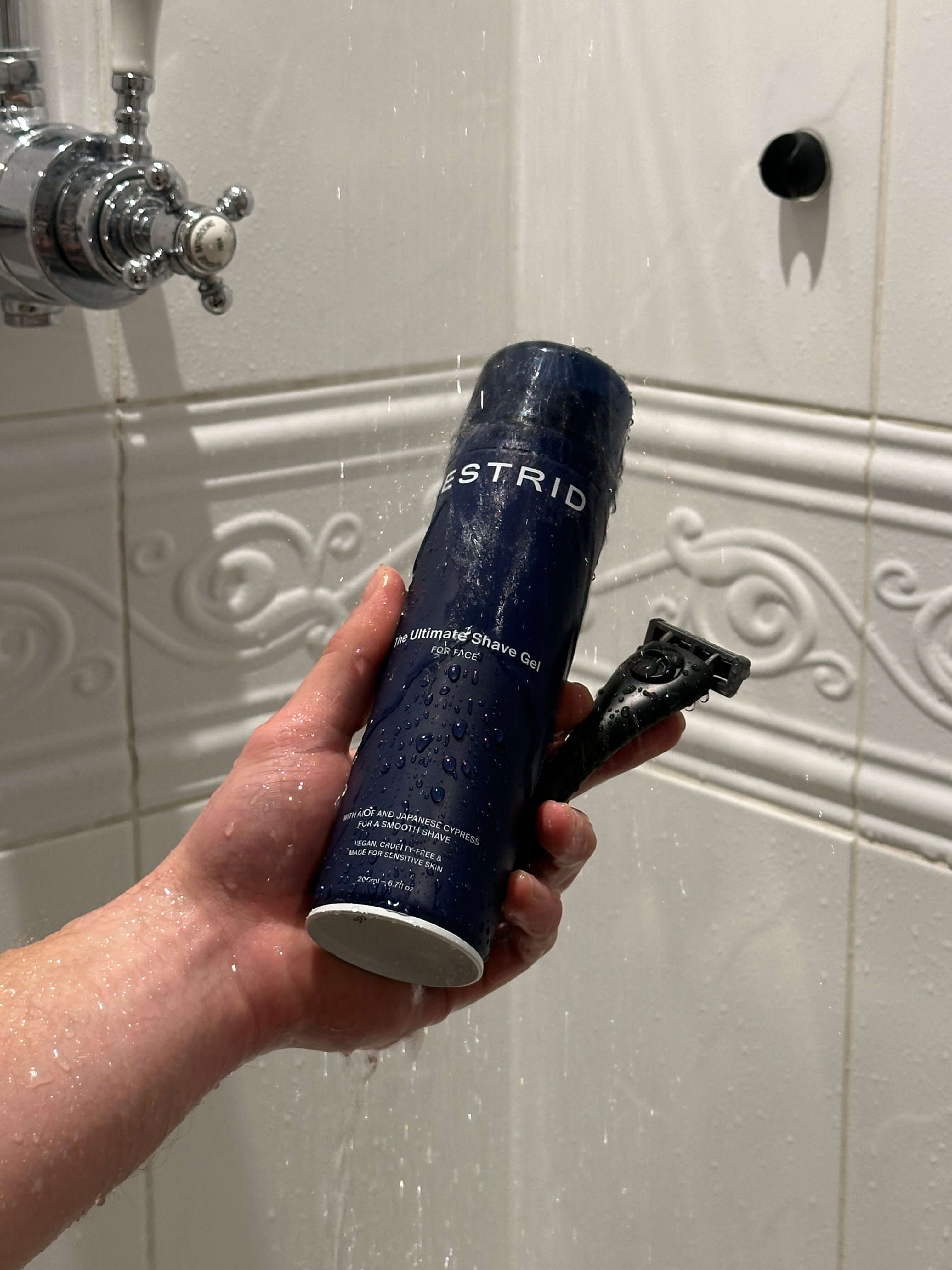 estrid-ultimate-shave-gel-gesicht-rasiergel-feuchtigkeit image 4