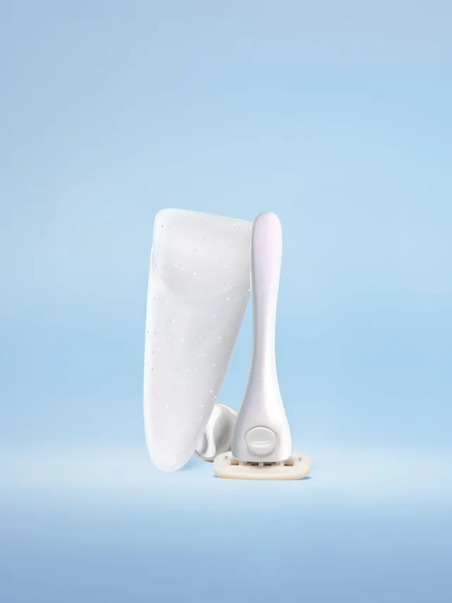 estrid-sets-the-shave-duo-pearl-damenrasierer-set-mit-jelly-case image 1
