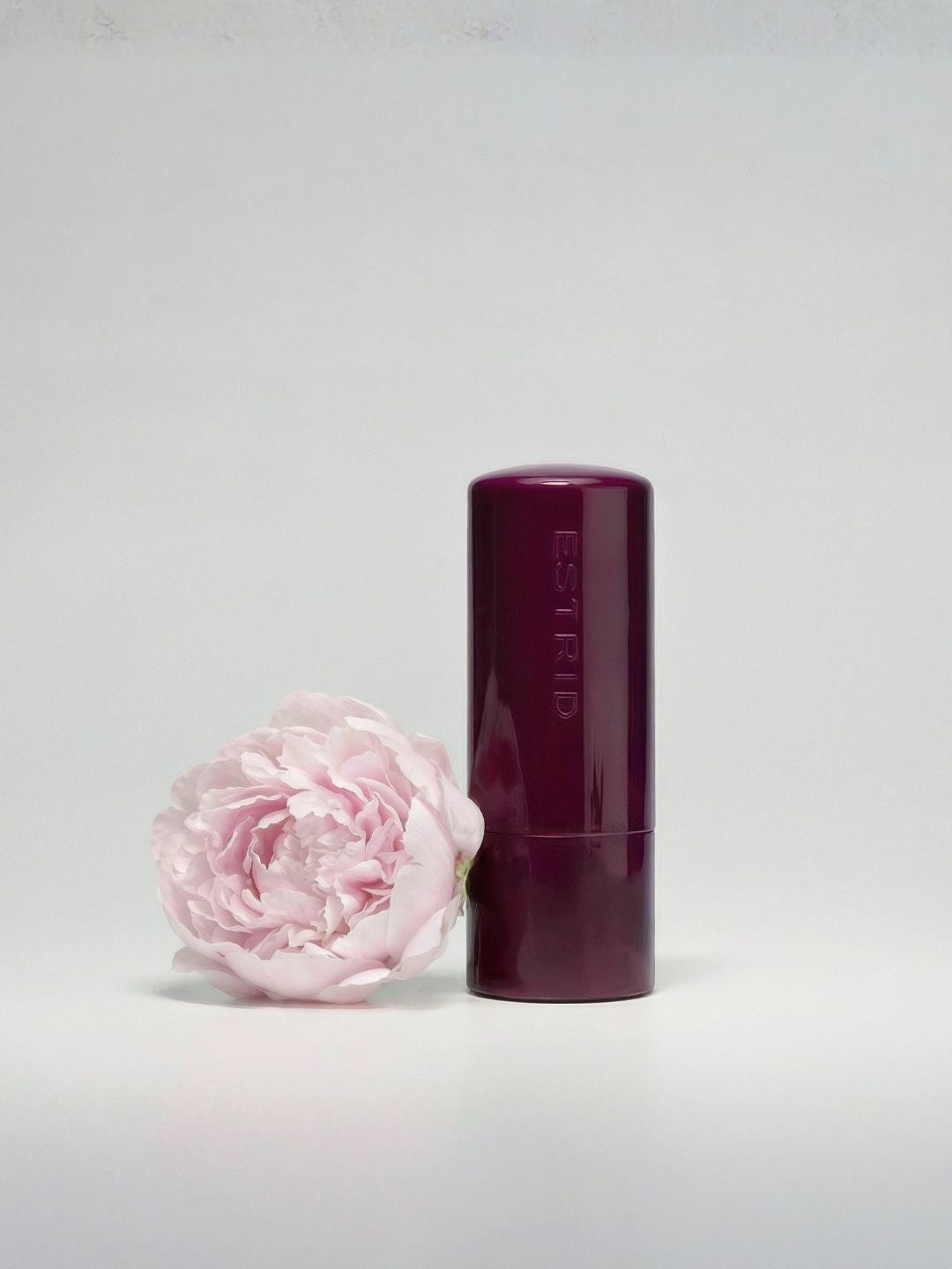 estrid-deodorant-the-refillable-antiperspirant-bloom-first-base image 6