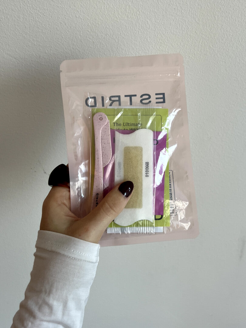 estrid-face-glow-gesichtspflege-kit-mini-rasur-peeling image 1